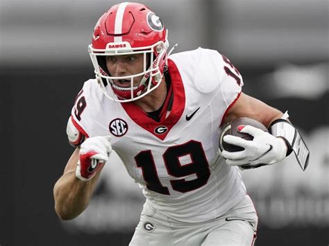 Georgia star TE Brock Bowers returns for No. 1 Bulldogs after ankle surgery